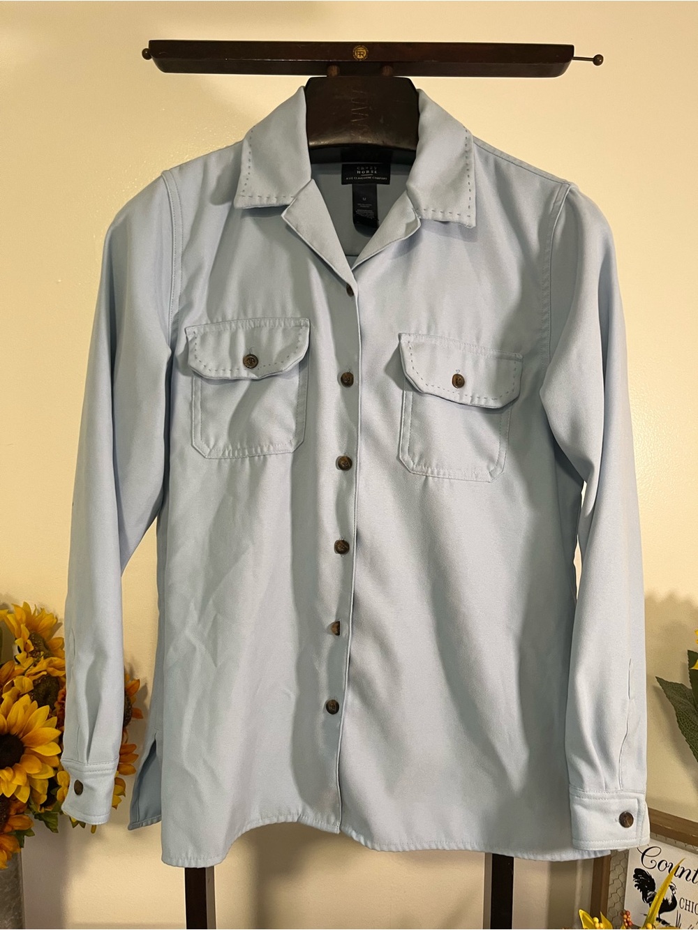 Crazy Horse Liz Claiborne Women’s Light Blue Button Front Shirt Size Medium - Picture 2 of 7